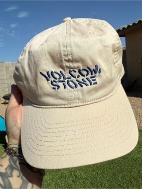 Y2K volcom skate hat